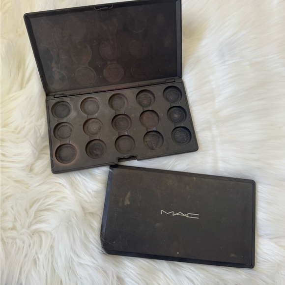 MAC Refillable Eyeshadow Palettes (2-piece bundle) - Picture 2 of 2